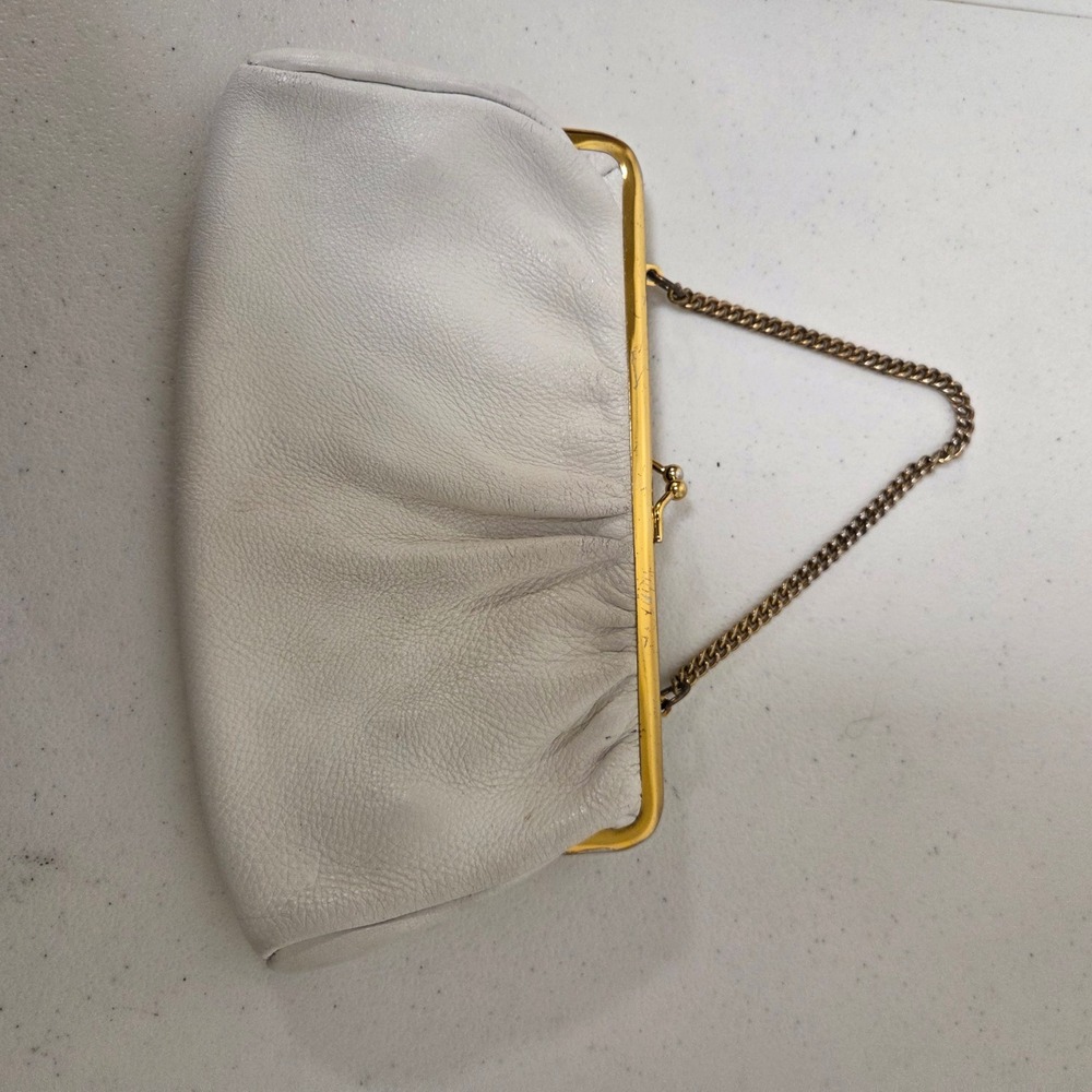 Vintage Off White Leather Kiss Lock Clutch Bag Gold Tone Chain Evening Purse